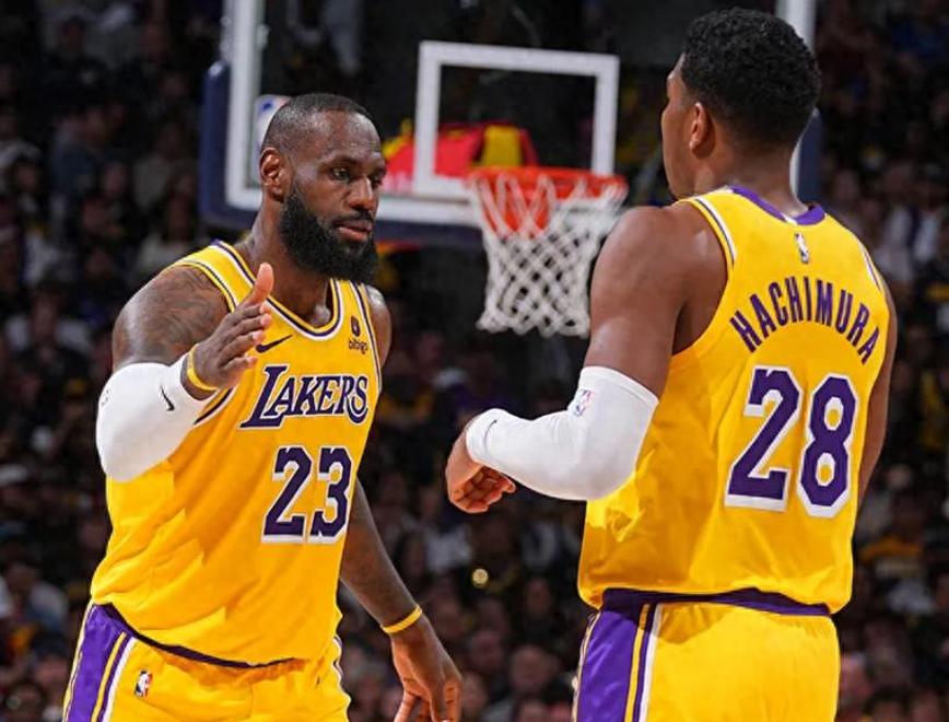 魔术全队发威,击败湖人 魔术全队发威,击败湖人